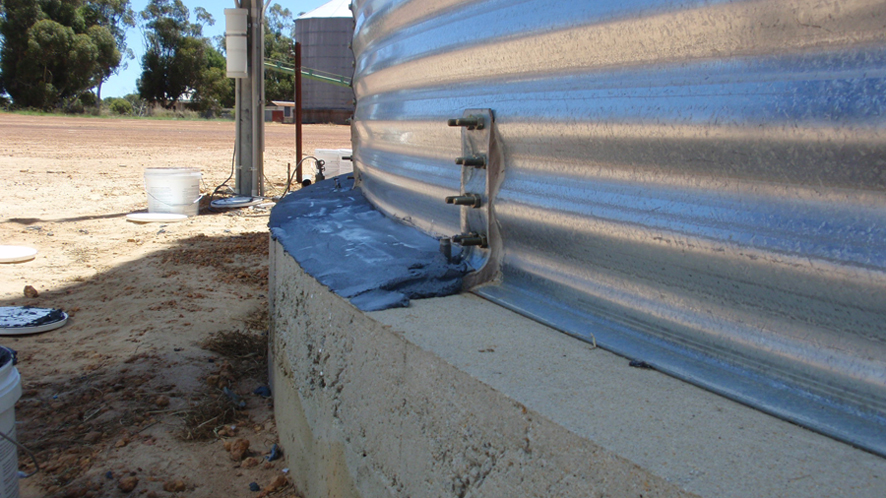 Step 4: Sealing the external floor to wall joint with a trowel able Global Flexible Filler over the joint. T